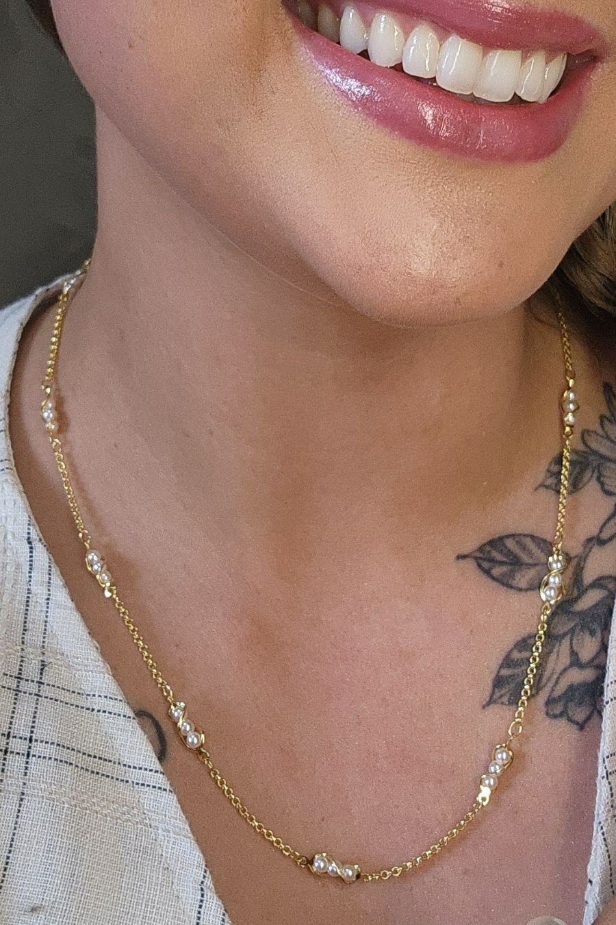 Colar com Corrente de Mini Pérolas Banhado em Ouro 18k