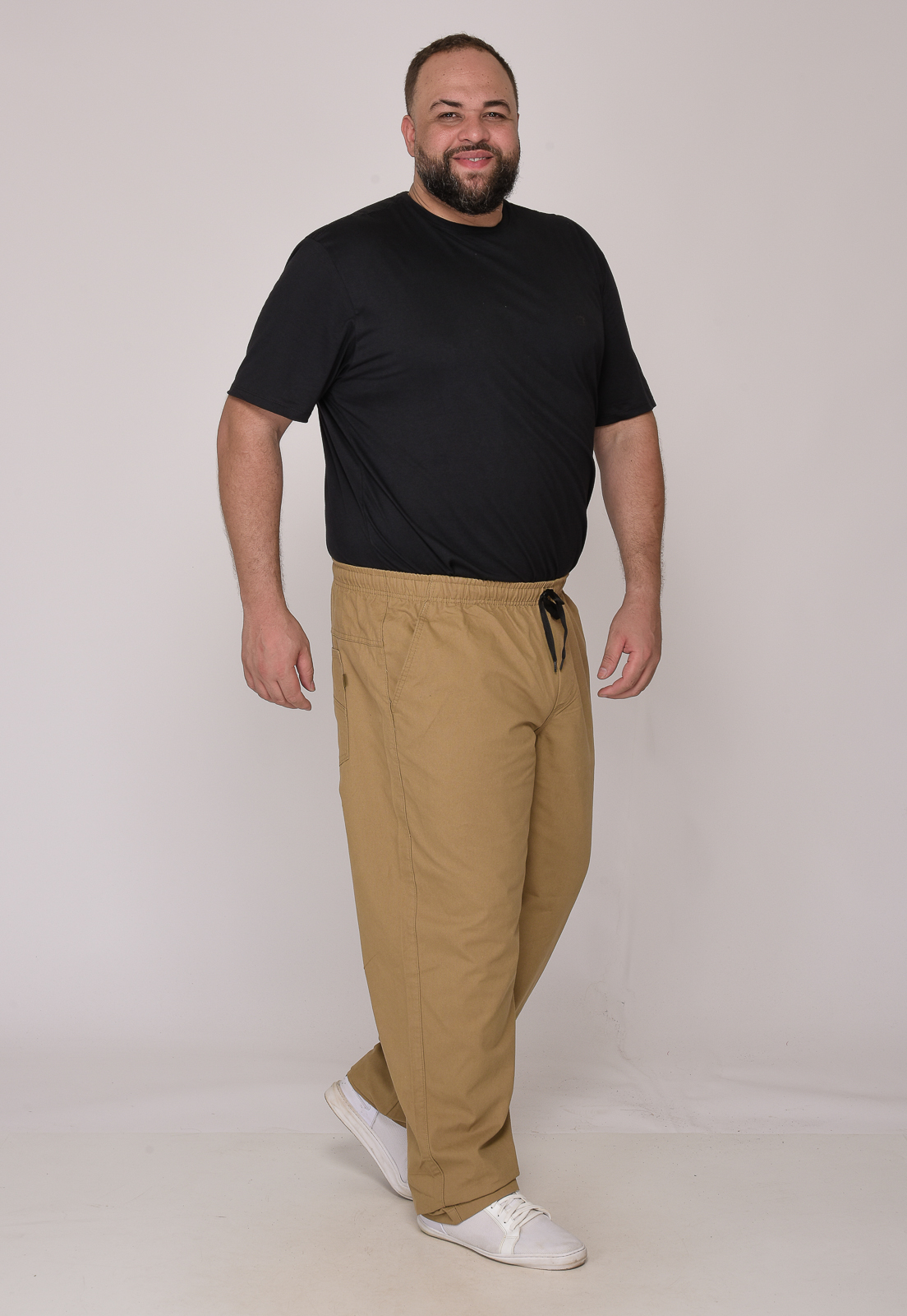 Calça masculina em sarja  Plus Size Caqui
