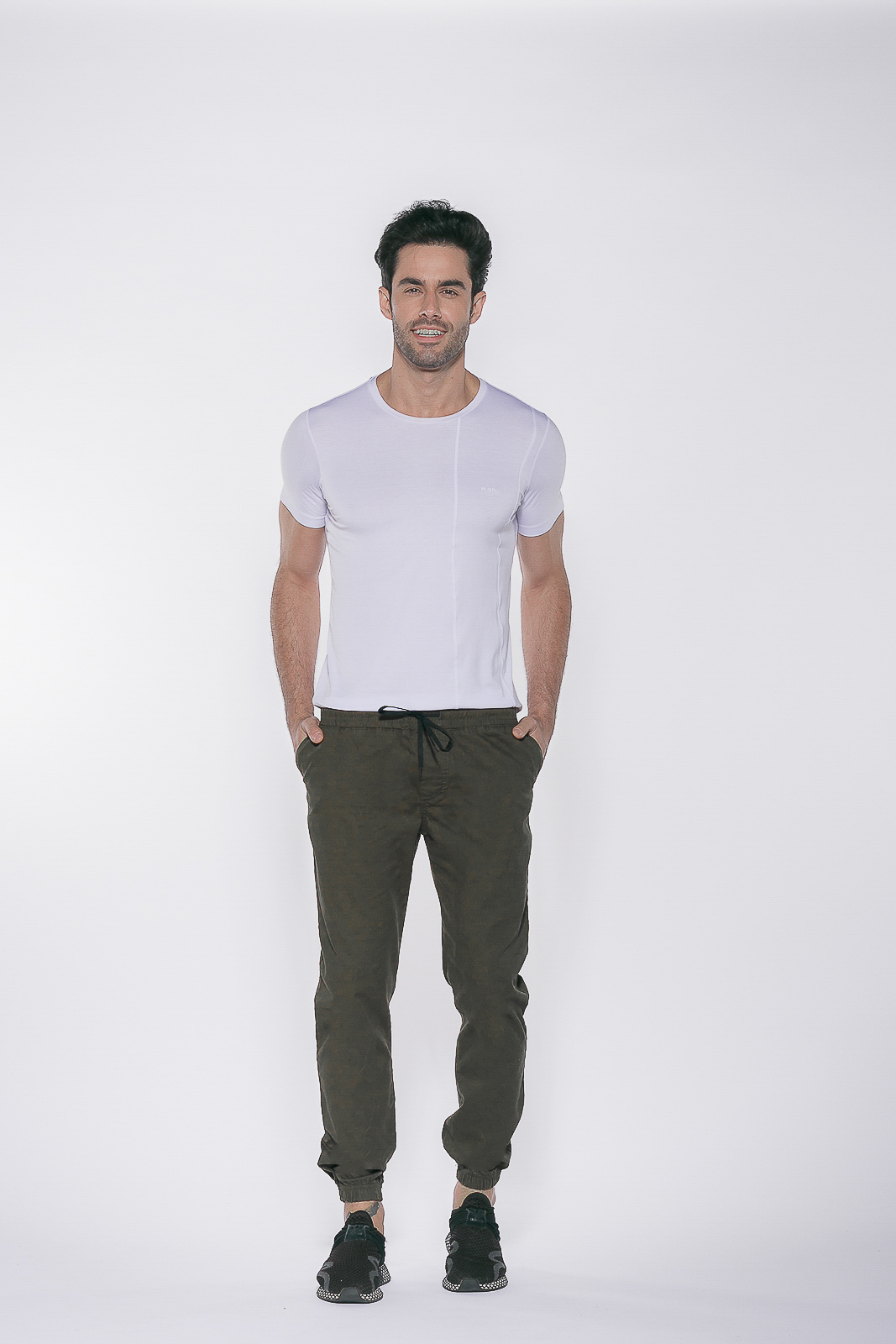 Calça Masculina Jogger em sarja  com elastano Verde Musgo