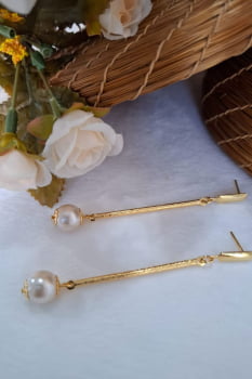 Brinco Fio Trabalhado com Perola na Ponta Banhado em Ouro 18k