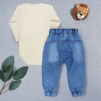 Conjunto Bebê Rei Das Selvas: Body Bege Suave E Calça Jeans