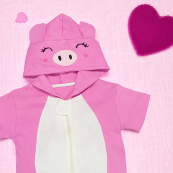 Macacão Infantil Curto Com Capuz Bordado Porquinha Rosa