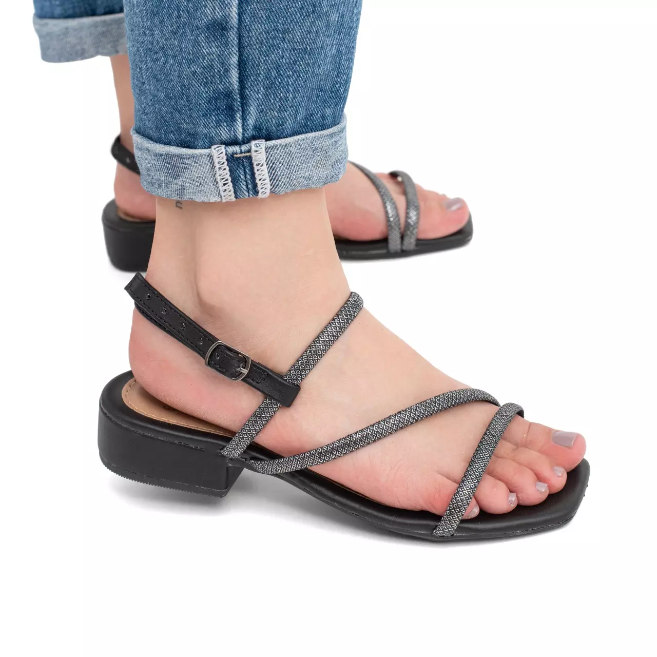 Sandália Feminina Saltinho Baixo com Fivela e Tira com Brilho - A 013 Preto